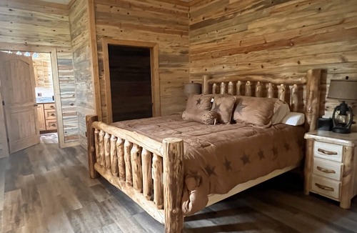 Chama Cabin | Cozy 3-bedroom cabin in lovely Chama