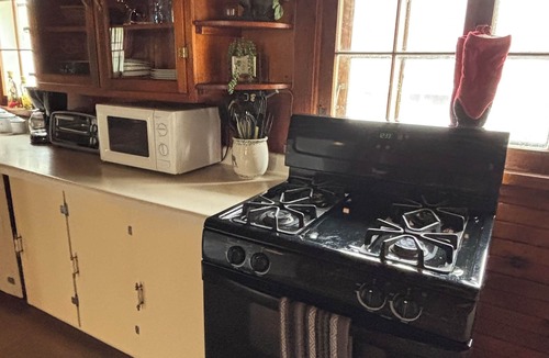 Milton Cabin | Cozy 3-bedroom cabin in charming Milton with AC