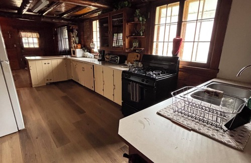 Milton Cabin | Cozy 3-bedroom cabin in charming Milton with AC