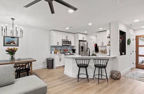 Tanglewood Forest Condo | Cozy 3 bedroom condo 13miles from DT Austin