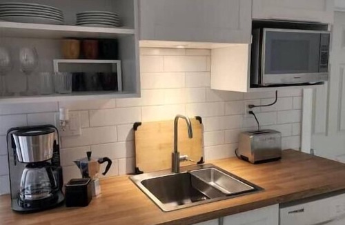 Alcona Cottage | Cozy 3 Bedroom cottage near Lake Simcoe