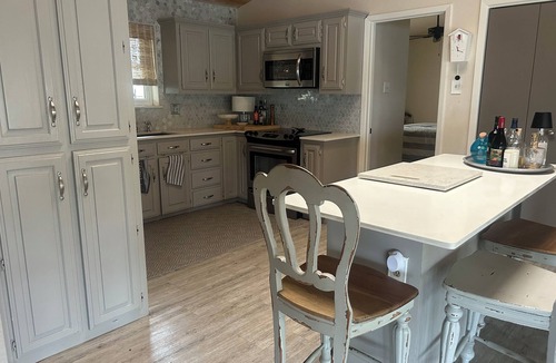 Tool Cottage | Cozy 3-bedroom cottage in lovely Tool on Cedar Creek Lake