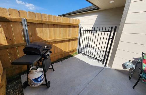 Wichita House | Cozy 3-Bedroom Duplex