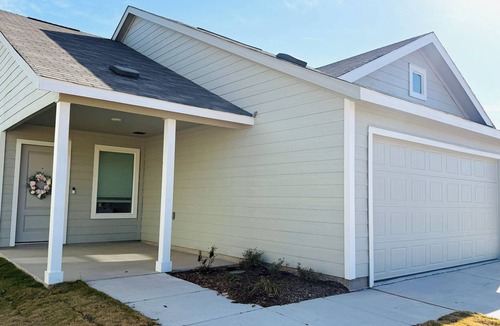 Denton County House | Cozy 3 Bedroom Home - 30 min from DFW Airport and Downtown Fort Worth