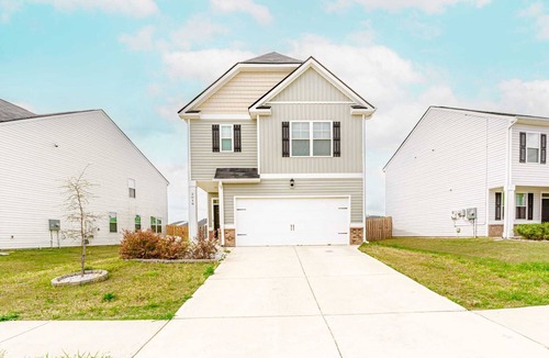 Beech Island House | Cozy 3 Bedroom House with Gym & Arcade!