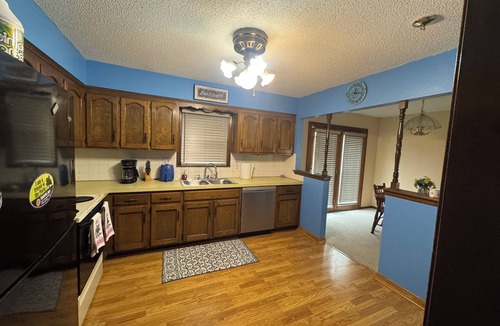 Lee's Summit House | Cozy 3-bedroom house. Short drive to Kansas City Stadium. Great for FIFA fans!