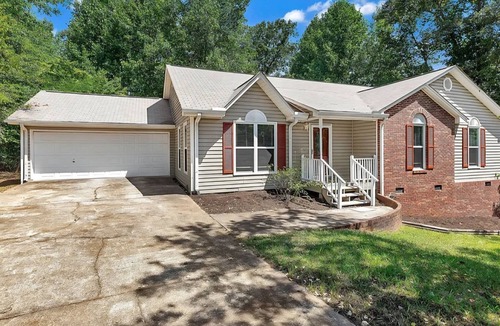 Westminster House | Cozy 3-bedroom house in Foxwood Hills near Lake Hartwell