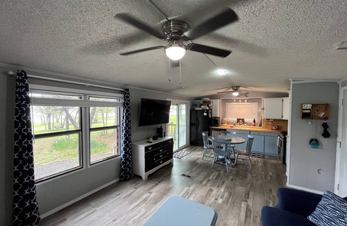 Porum House | Cozy 3-bedroom house in Porum, OK with stunning sunset view of Lake Eufaula