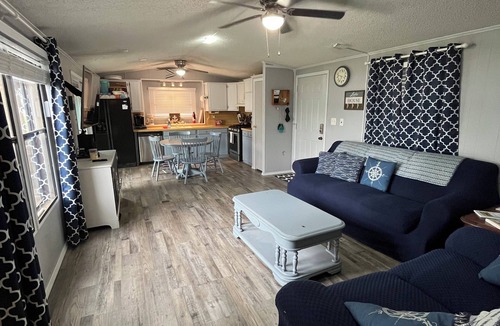 Porum House | Cozy 3-bedroom house in Porum, OK with stunning sunset view of Lake Eufaula