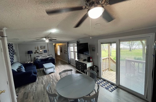 Porum House | Cozy 3-bedroom house in Porum, OK with stunning sunset view of Lake Eufaula
