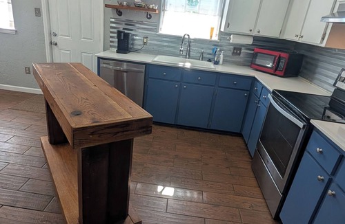 Cache House | Cozy 3-bedroom house in serene Cache, near Ft Sill and the Wichita Mountains.