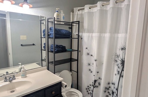 Cache House | Cozy 3-bedroom house in serene Cache, near Ft Sill and the Wichita Mountains.
