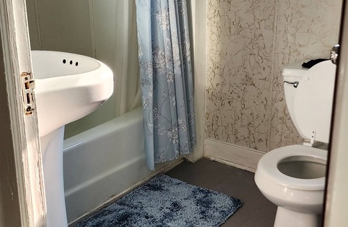 Buffalo Apartment | Cozy 3-bedroom house in charming Buffalo with WiFi, AC