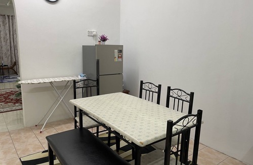 Seri Manjung House | Cozy 3 Bedroom House | Rose Homestay