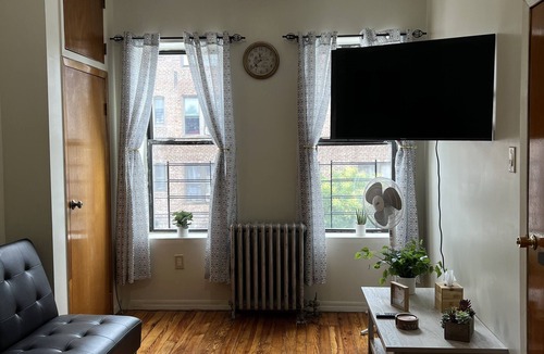 Flatbush Apartment | Cozy 3 bedroom house
