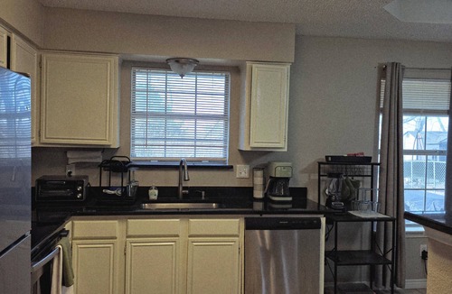 Crandall House | Cozy 3-bedroom house with in Crandall 30 day min stay required