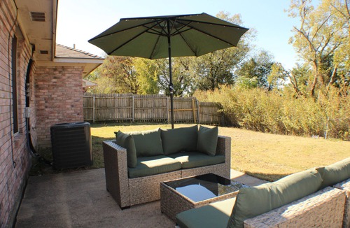 Crandall House | Cozy 3-bedroom house with in Crandall 30 day min stay required