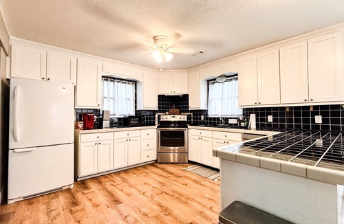 Harrison House | Cozy 3-bedroom house with good wifi/service near Buffalo/Bull Shoals/Branson