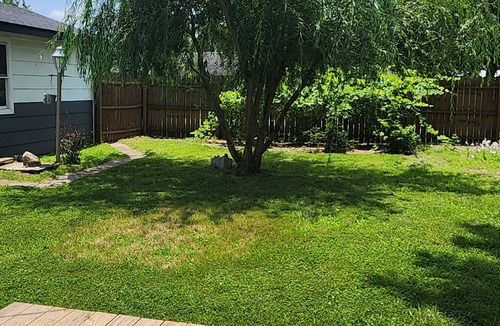 Shoal Creek Drive House | Cozy 3-bedroom house with WiFi, AC in enjoyable Joplin