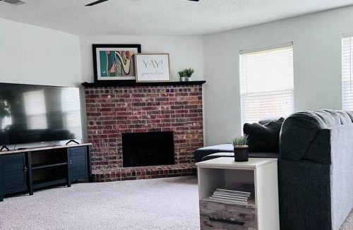 McKinney House | Cozy 3 Bedroom House with Beautiful Fireplace