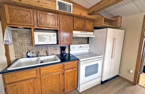 Silver Creek Village House | Cozy 3 Bedroom Lodge w/Firepit | Lake Buchanan