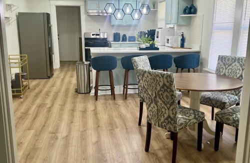 Vollintine-Evergreen House | Cozy 3 Bedroom - Mins from Medical District