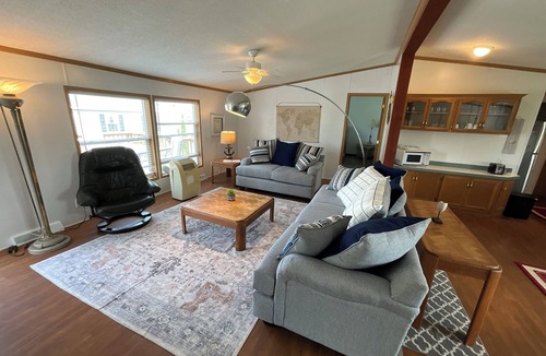 Frontenac House | Cozy 3-bedroom mobile home in tranquil Clayton, Free Boat Tour 5 Days+