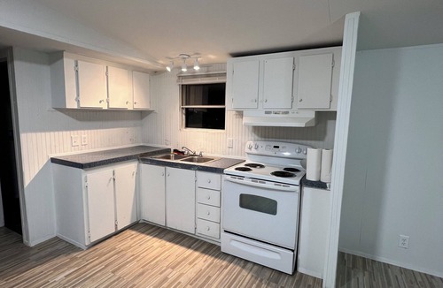 Voth House | Cozy 3-bedroom mobile home in charming Vidor with AC