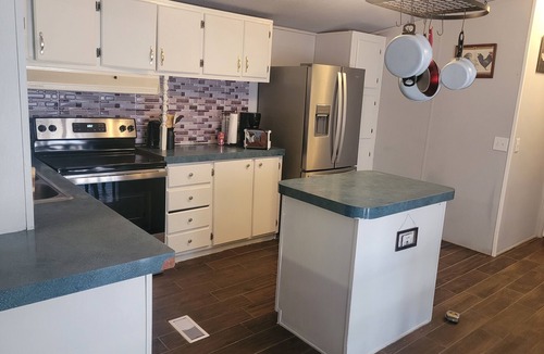 Odell House | Cozy 3-bedroom mobile home with WiFi, AC, game room just outside of Eldorado.