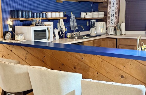 Glendo Cabin | Cozy 3 bedroom modern Cabin directly across from Lake Glendo at Elkhorn Bay