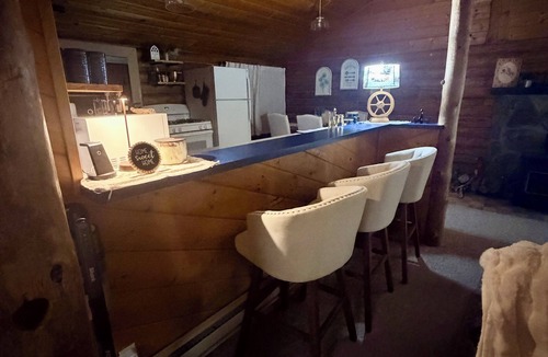 Glendo Cabin | Cozy 3 bedroom modern Cabin directly across from Lake Glendo at Elkhorn Bay