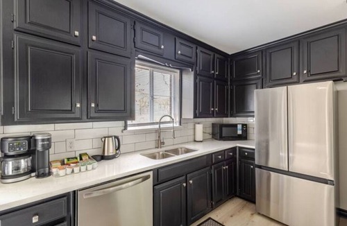 Bedford House | Cozy 3-bedroom near DFW airport and AT & T Stadium