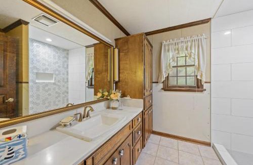 Broussard House | Cozy 3-Bedroom Ranch Near Lafayette Dining