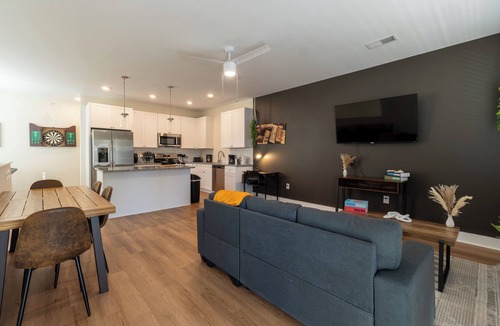 Wilmington Apartment | *Cozy 3-Bedroom Retreat in Wilmington* Discover the perfect stay at this stylish 3-bedroom home