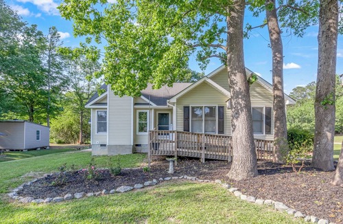 Angier House | Cozy 3-bedroom retreat in serene Angier
