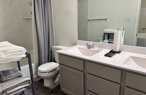 Converse House | Cozy 3-bedroom retreat perfect for families and professionals