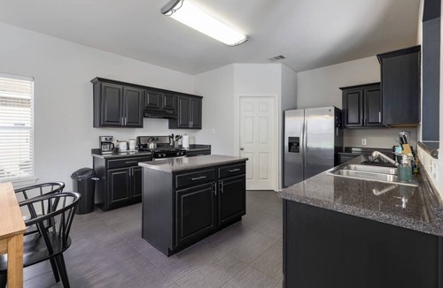 Austin House | Cozy 3 bedroom South Austin! Ideal for Long Stays