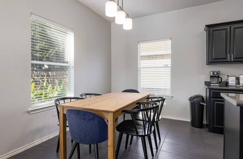 Austin House | Cozy 3 bedroom South Austin! Ideal for Long Stays