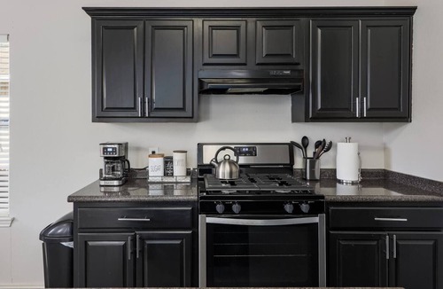 Austin House | Cozy 3 bedroom South Austin! Ideal for Long Stays