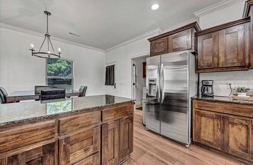Fayetteville House | Cozy 3-bedroom Townhouse, Walk to Razorback Games! 3 Parking spots!n