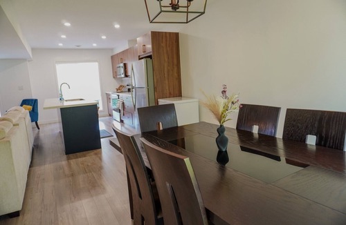 Cambridge House | Cozy 3 Bedroom Townhouse