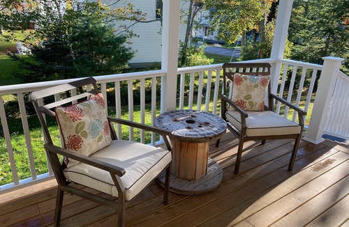 Boothbay Harbor House | Cozy 3 bedroom house with large covered porch just steps from downtown BBH.