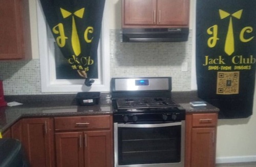 Niskayuna House | Cozy 3 Bedrooms | Full Kitchen | Smart TV