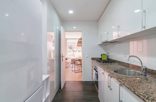 Sant Andreu de Palomar Apartment | Cozy 3 bedrooms in a residential area