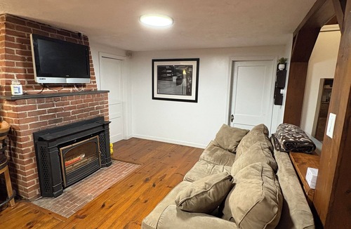 Amherst Cabin | Cozy 3-BR Baboosic Lake in Amherst