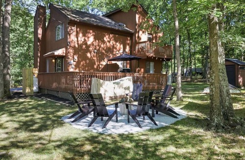 East Stroudsburg House | Cozy 3 BR | Game Area | Fire Pit