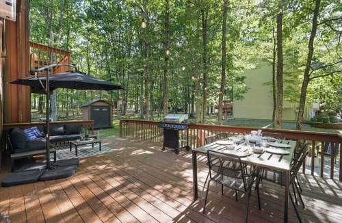 East Stroudsburg House | Cozy 3 BR | Game Area | Fire Pit