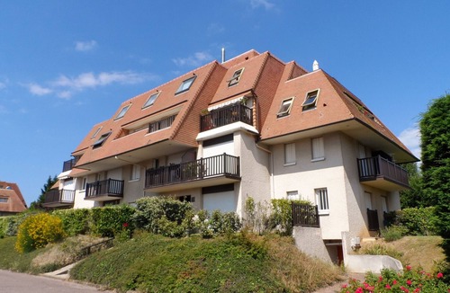 Cabourg Apartment | Cozy 3-Room Apartment Near Beach with Balconies and Parking in Cabourg