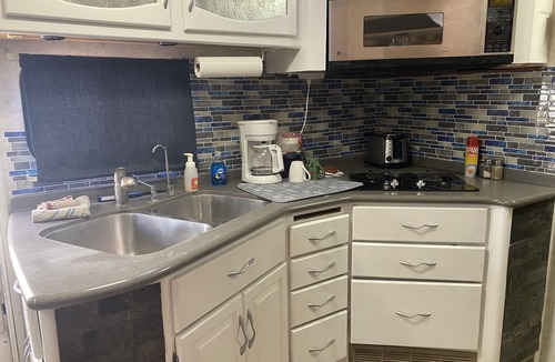 Millersview House | Cozy 38 foot RV minutes from Lake Ivie with boat parking/plug