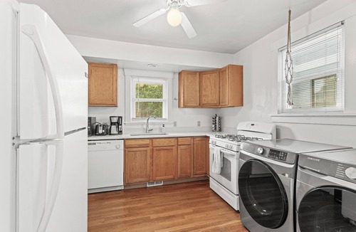 Englewood House | Cozy 3BD Craftsman House